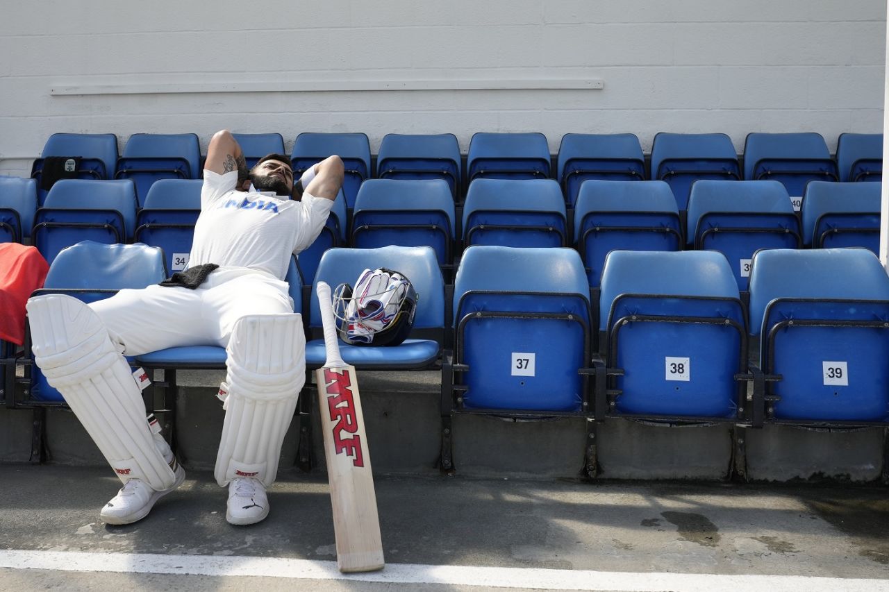 Virat Kohli stretches before walking out to bat, Australia vs India, WTC final, fifth day, The Oval, London, June 11, 2023