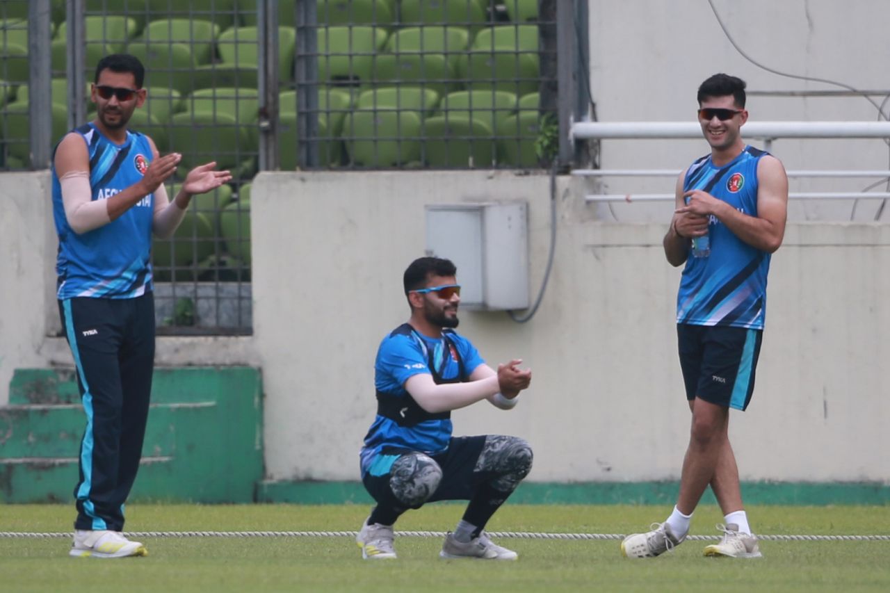 Nijat Masood, Zahir Khan and Izharulhaq Naveed share a laugh, Mirpur, June 13, 2023