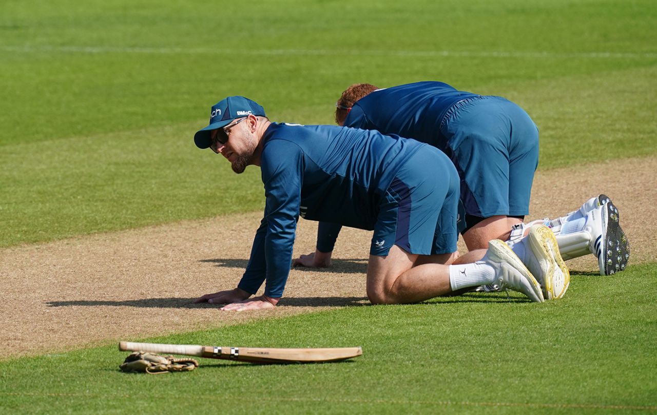 Brendon McCullum and Jonny Bairstow inspect the pitch, Edgbaston, June 15, 2023