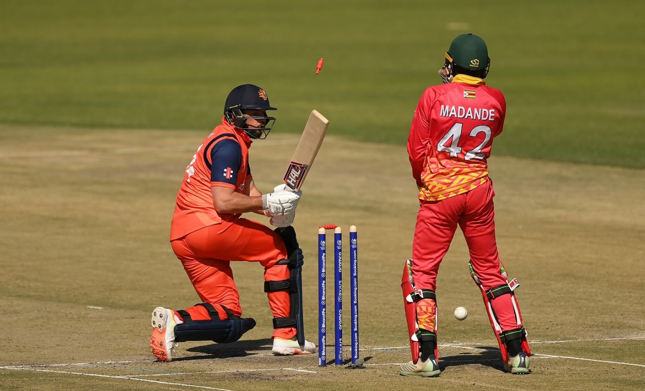 Wesley Barresi is bowled by Sikandar Raza, Zimbabwe vs Netherlands, ICC World Cup Qualifier, Harare, June 20, 2023