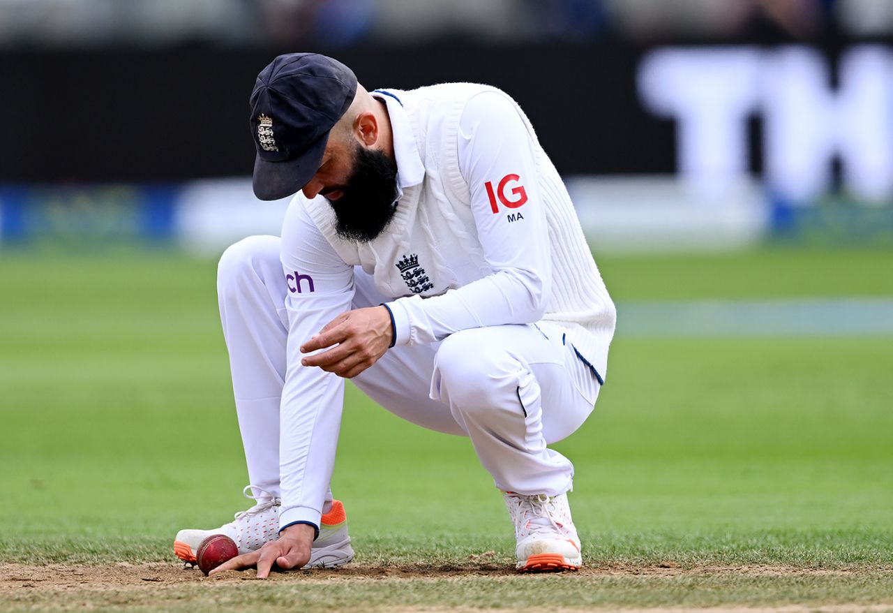 Moeen Ali rubs his finger in the dirt before play, England vs Australia, 1st Ashes Test, Edgbaston, 5th day, June 20, 2023