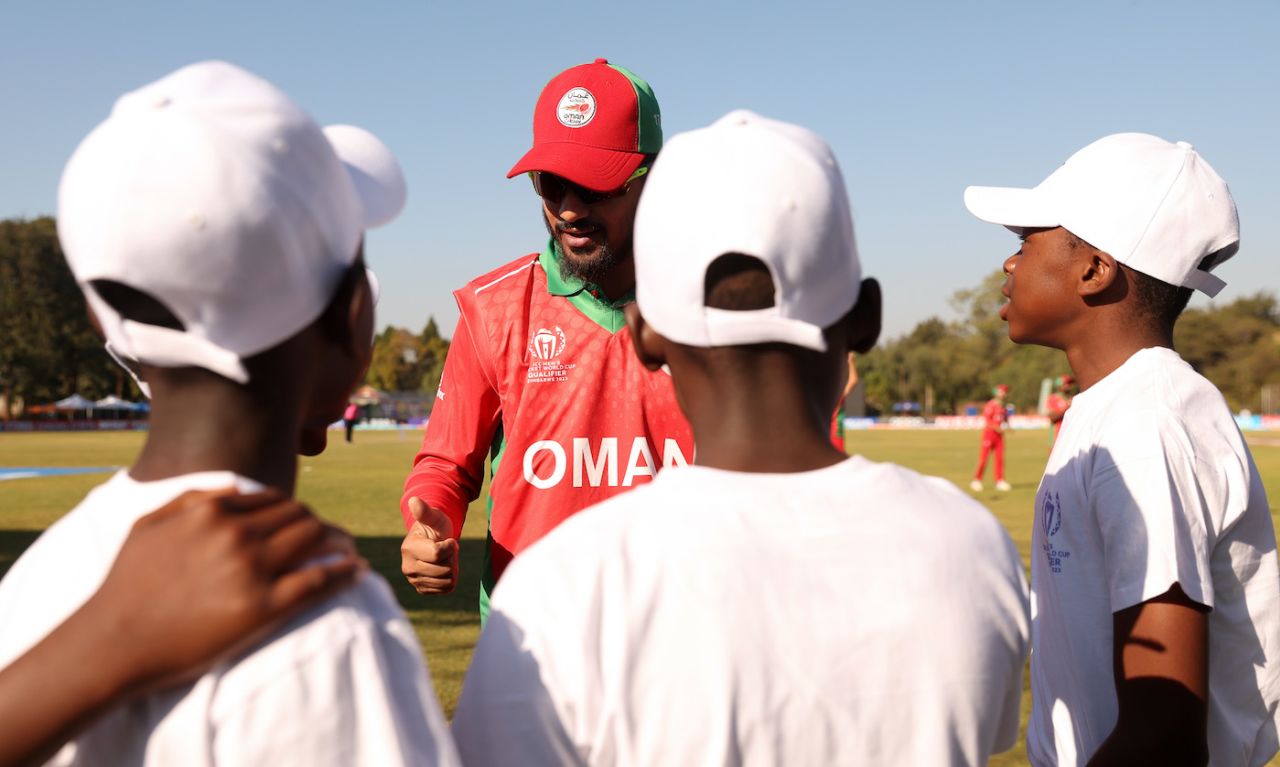 Aqib Ilyas chats to kids ahead of the game, Oman vs UAE, ICC Cricket World Cup Qualifier, Bulawayo, June 21, 2023