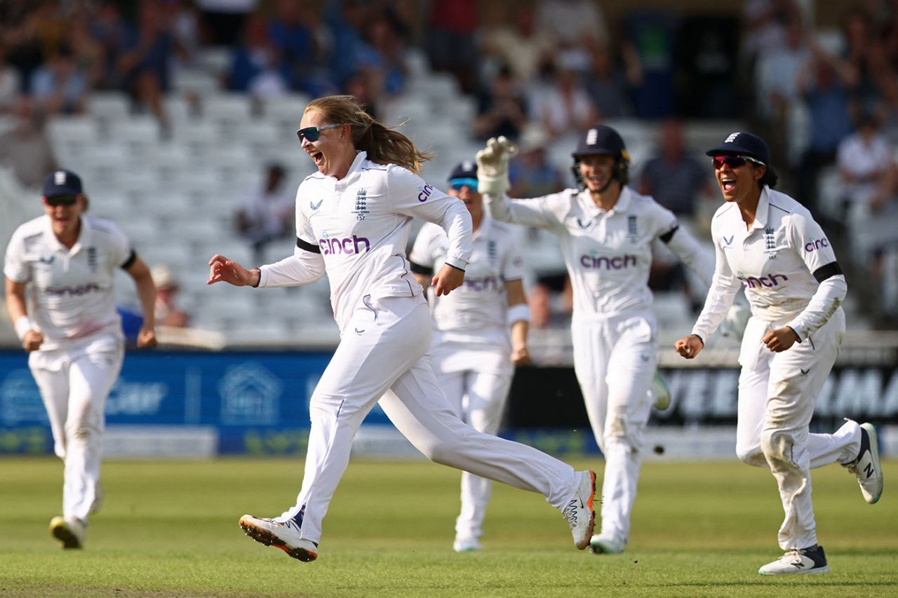 Sophie Ecclestone ripped out two in three balls, England vs Australia, Only Test, Women's Ashes, Nottingham, first day, June 22, 2023