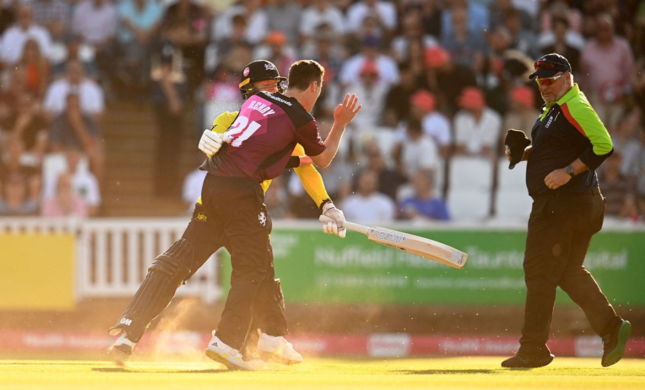 Grant Roelofsen was run out after colliding with Matt Henry, Somerset vs Gloucestershire, T20 Blast, South Group, Taunton, June 23, 2023
