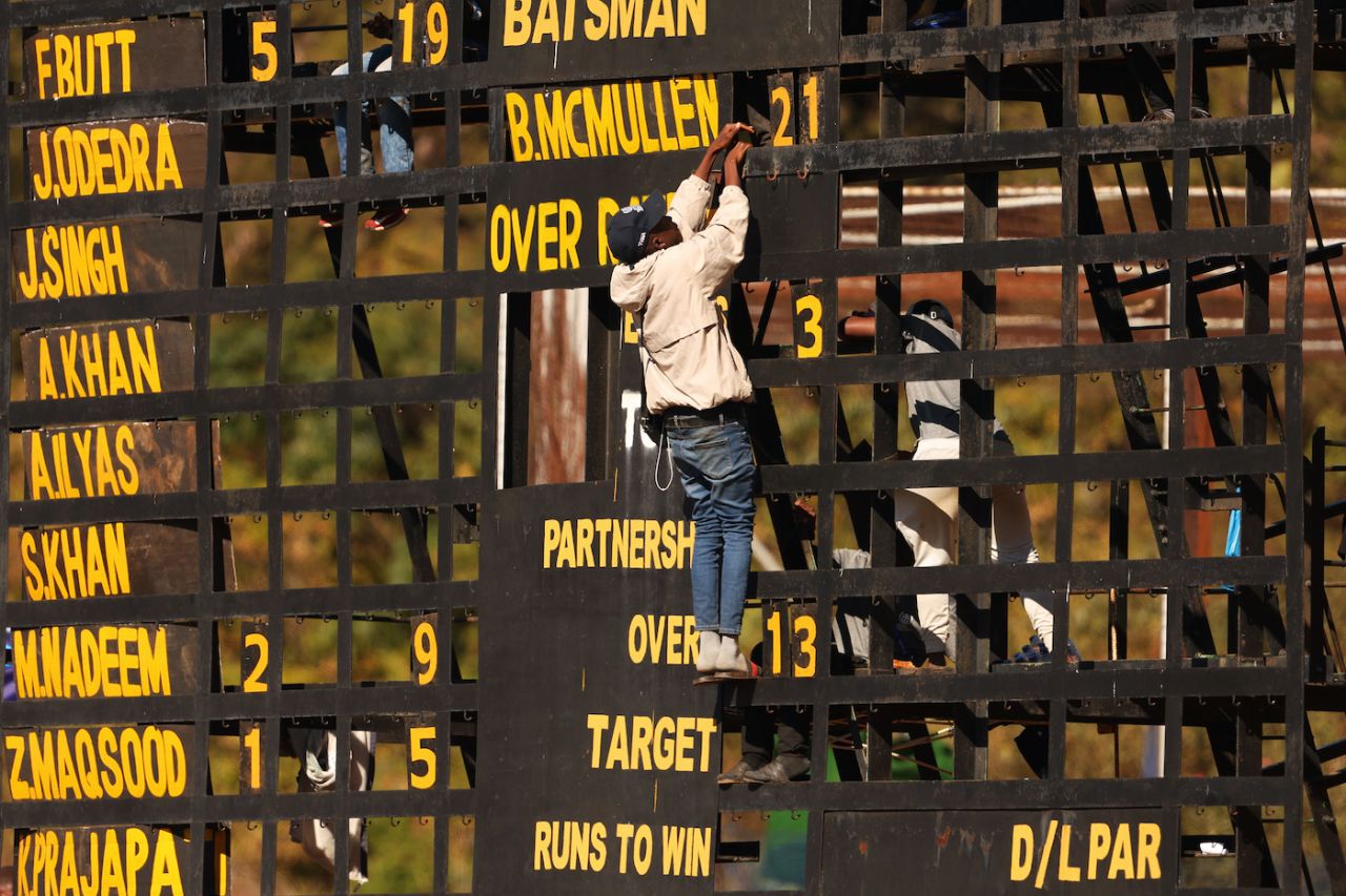 Manual scoreboards present the scorers a challenge, Oman vs Scotland, ICC Cricket World Cup Qualifier, Bulawayo, June 25, 2023
