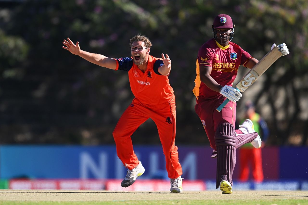 Vivian Kingma belts out an appeal, Netherlands vs West Indies, ICC World Cup Qualifier, Harare, June 26, 2023