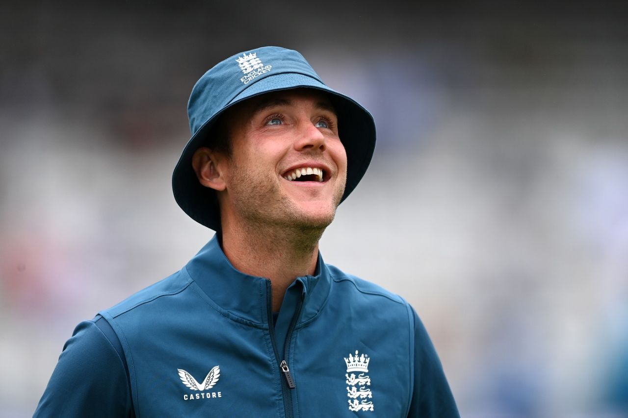 Stuart Broad warms up before the toss, England vs Australia, 2nd Ashes Test, Lord's, 1st day, June 28, 2023