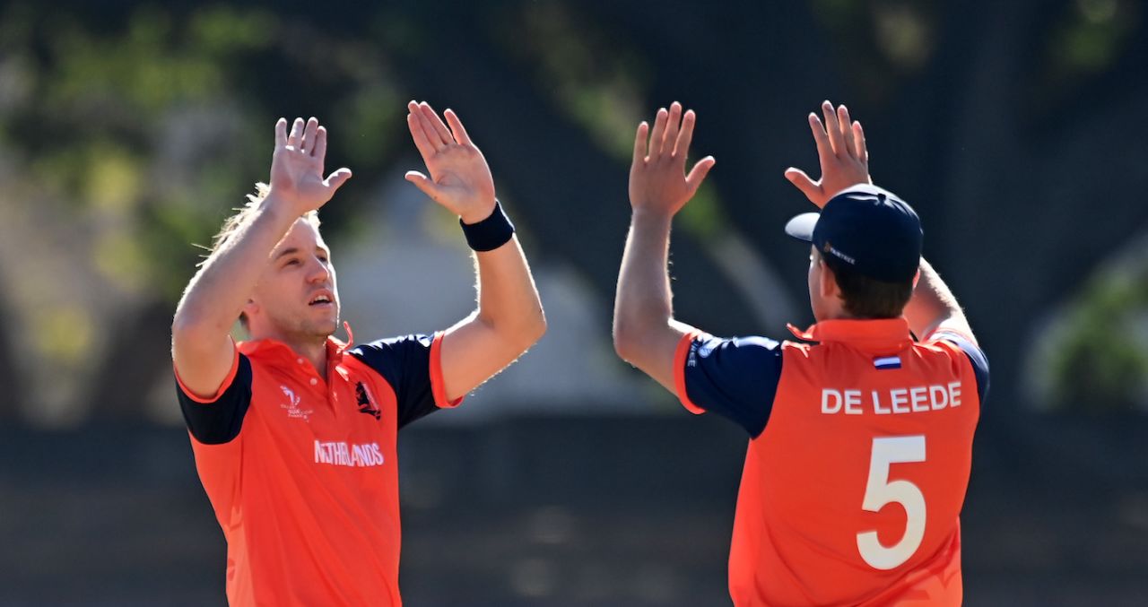 Logan van Beek proved too hot for the Sri Lanka top-order batters to handle, Netherlands vs Sri Lanka, Super Six, ODI World Cup qualifier, Bulawayo, June 30, 2023