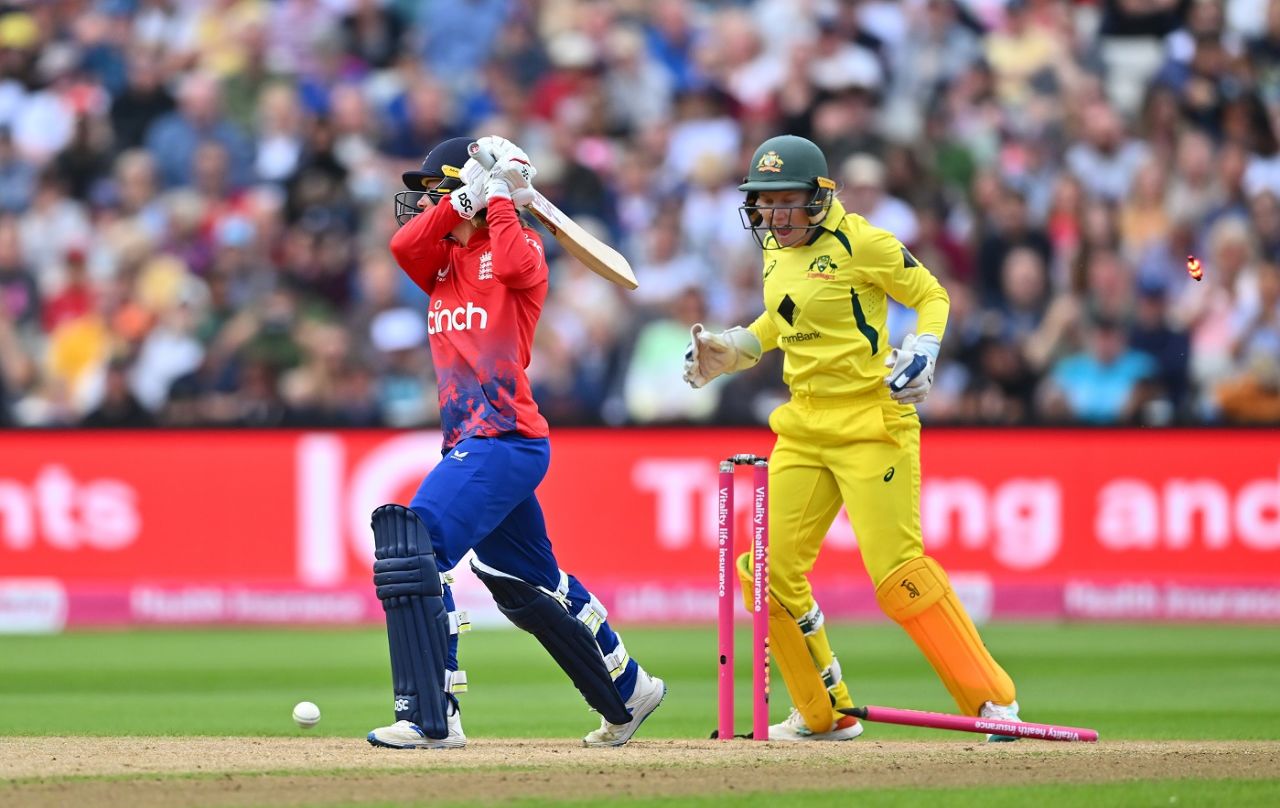 Danni Wyatt was cleaned up for 7, England vs Australia, 1st Women's T20I, Birmingham, July 1, 2023