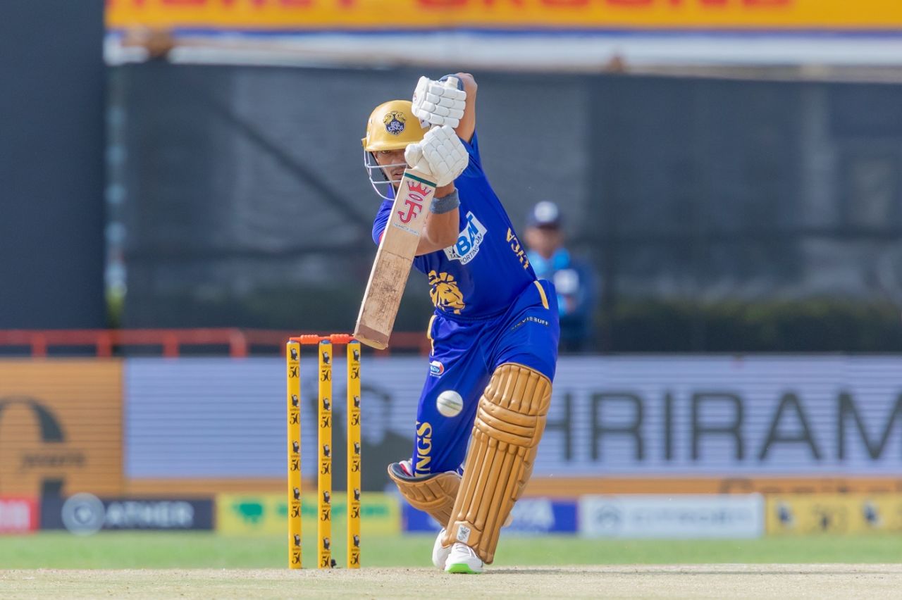 Suresh Kumar punches down the ground, Lyca Kovai Kings vs Siechem Madurai Panthers, TNPL 2023, Tirunelveli, July 2, 2023