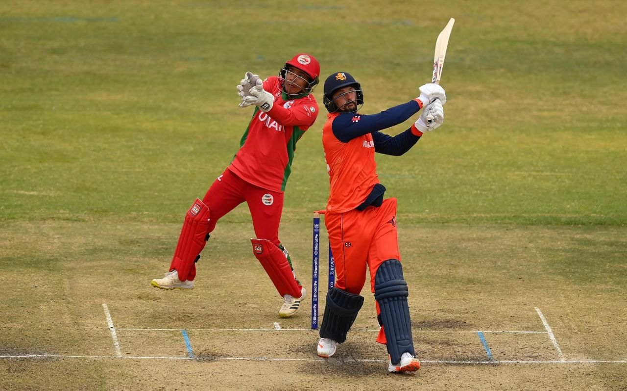 Wesley Barresi hits one out of the ground, Netherlands vs Oman, Harare, Match 25, July 03 2023