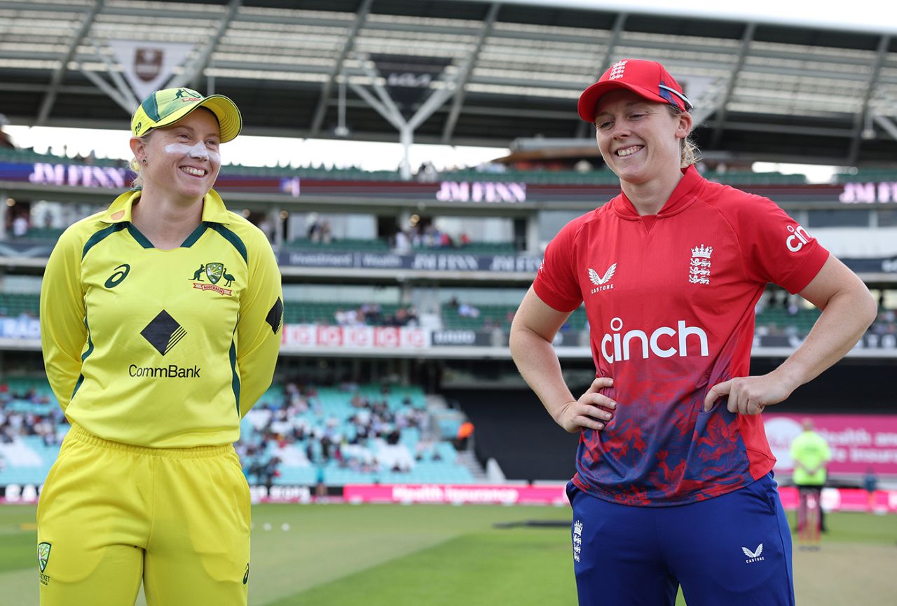 Alyssa Healy and Heather Knight share a joke before the toss, England Women vs Australia Women, The Women's Ashes, The Kia Oval, 2nd T20I, July 5, 2023