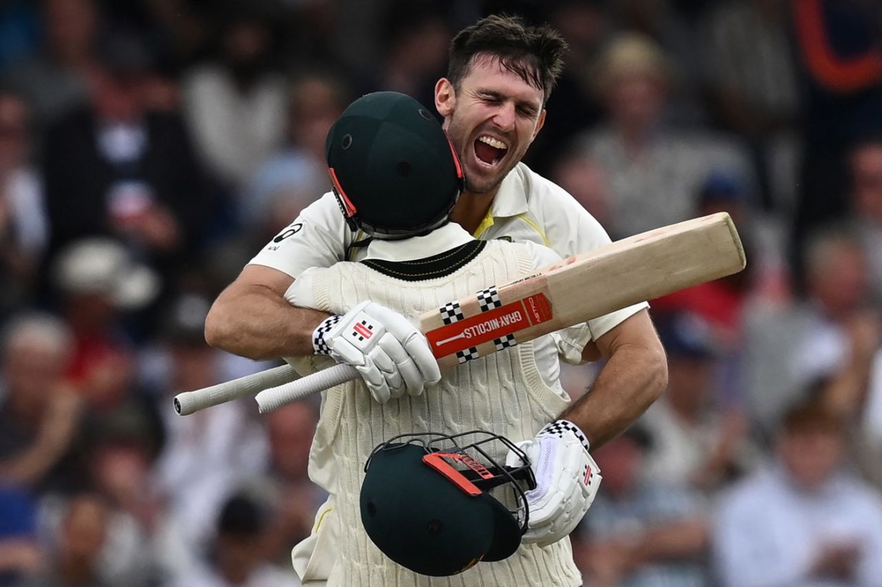 Mitchell Marsh hugs Travis Head after his comeback century, England vs Australia, 3rd Test, Headingley, July 6, 2023