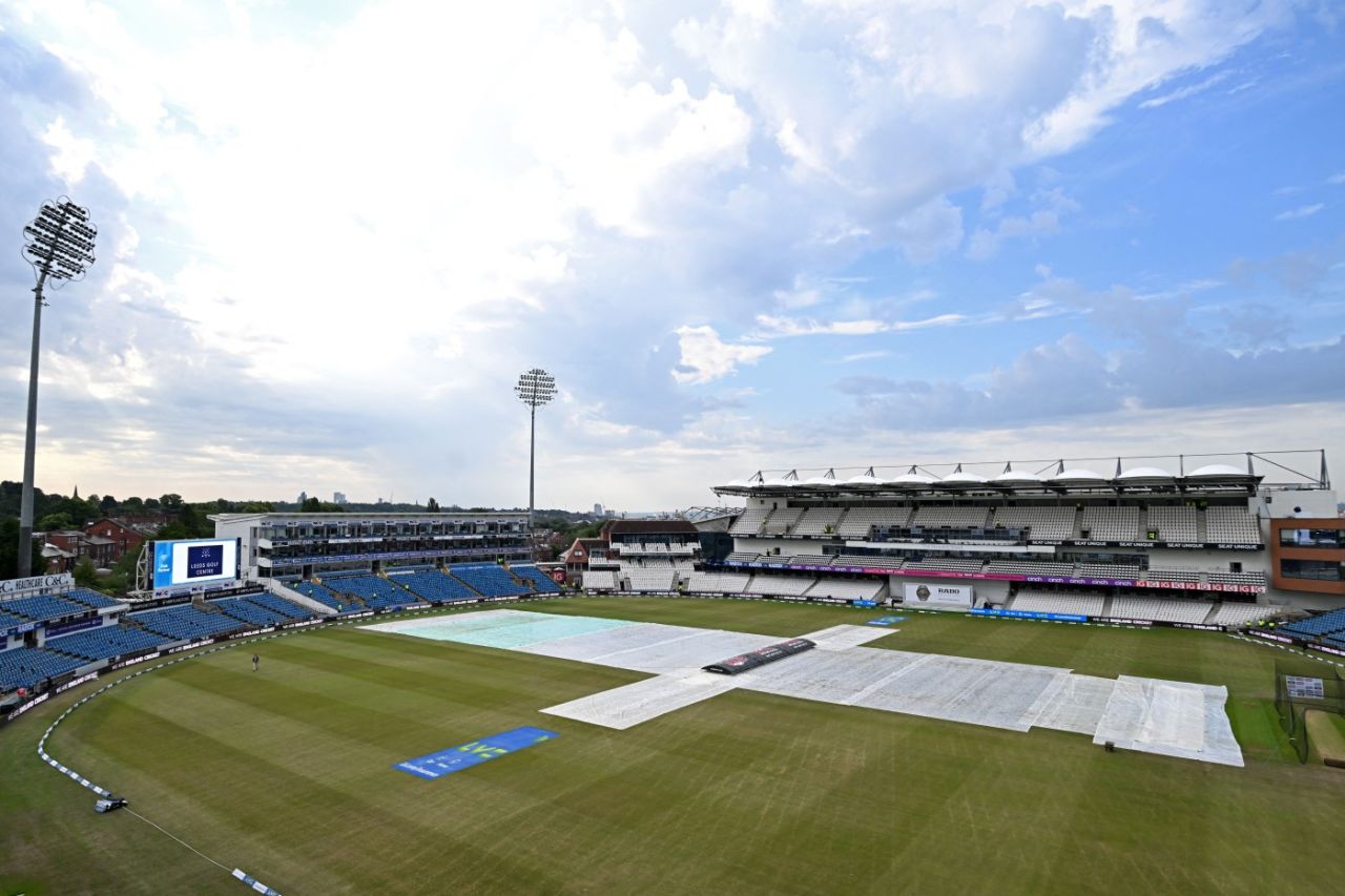 Covers are on at Headingley due to morning rain, England vs Australia, 3rd Test, 3rd day, Headingley, July 8, 2023