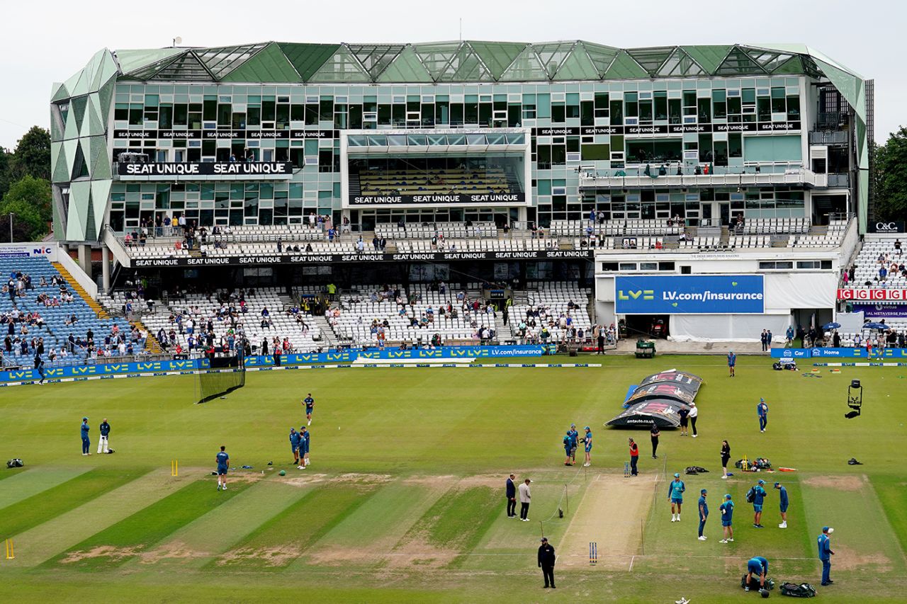 The teams warm up before play, England vs Australia, 3rd Test, 4th day, Headingley, July 9, 2023