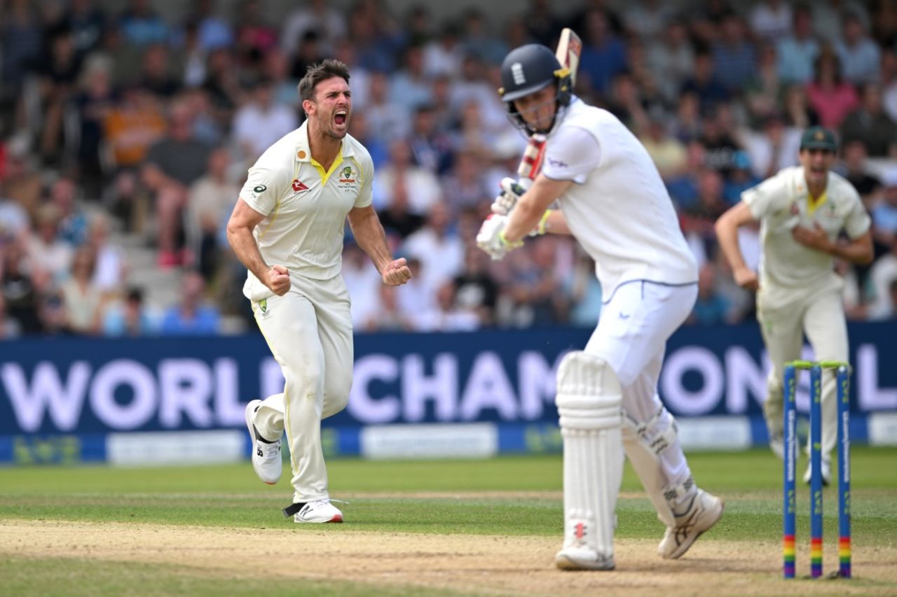 Mitchell Marsh nicked off Zak Crawley twice in the match, England vs Australia, 3rd Test, 4th day, Headingley, July 9, 2023
