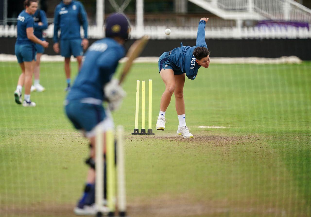 Issy Wong bowls in the nets, Bristol, July 11, 2023
