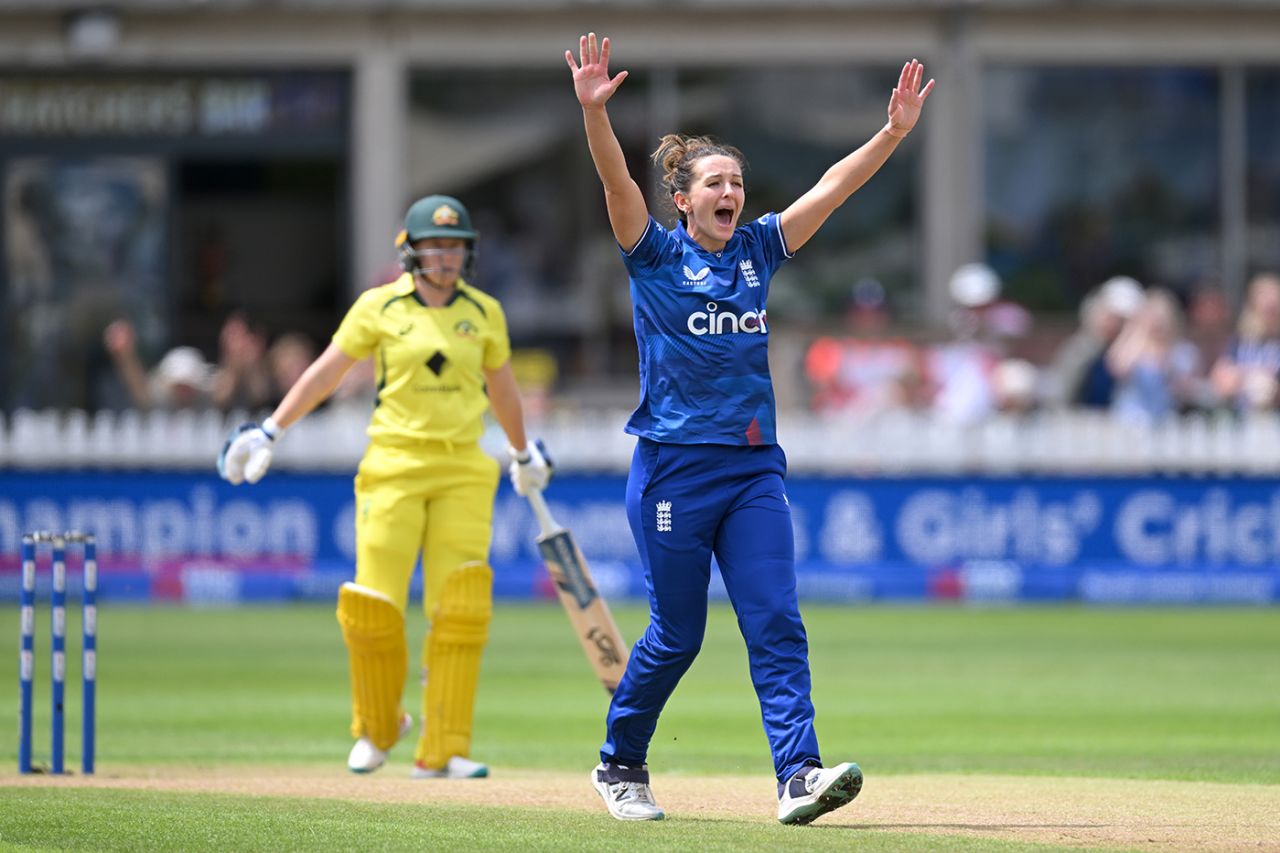 Kate Cross trapped Alyssa Healy lbw, England vs Australia, Women's Ashes, 1st ODI, Bristol, July 12, 2023
