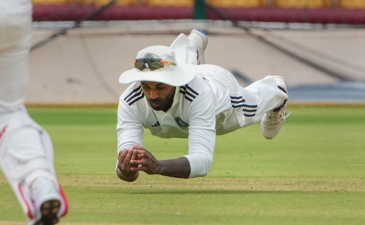 Suryakumar Yadav puts in an impressive dive to take the catch to dismiss Sachin Baby, South Zone vs West Zone, Duleep Trophy final, 1st day, Bengaluru, July 12, 2023