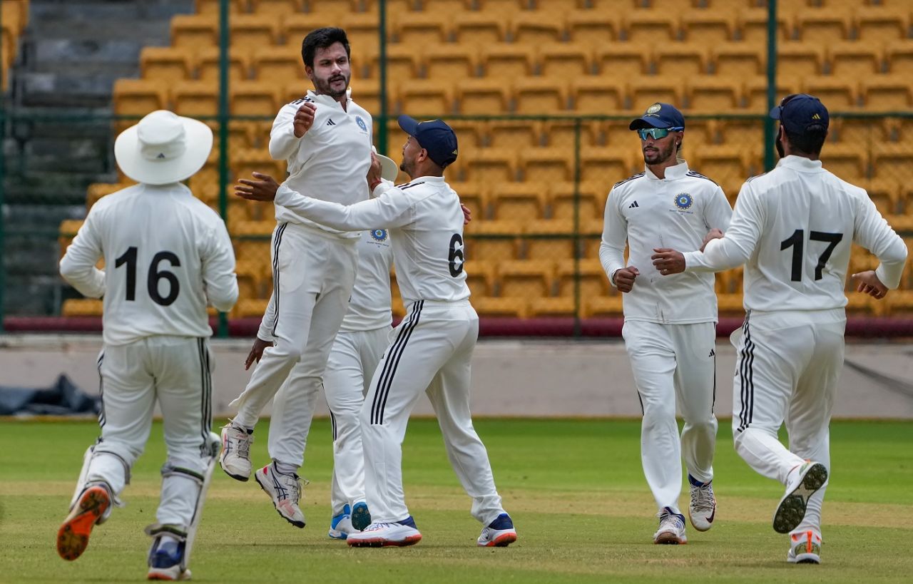 V Koushik celebrates after sending back Prithvi Shaw cheaply, South Zone vs West Zone, Final, 4th day, Duleep Trophy, Bengaluru, July 15, 2023