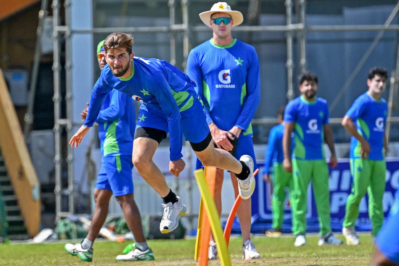 Shaheen Afridi bowls in the nets as Morne Morkel keeps watch, Sri Lanka vs Pakistan, 1st men's Test, Galle, July 15, 2023