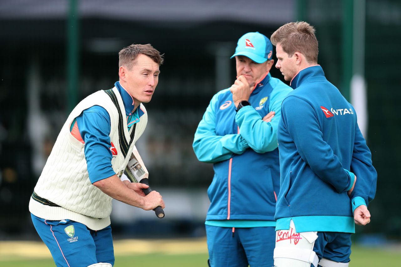 Marnus Labuschagne makes a point - left-handed at that - to Andy Flower and Steven Smith, England vs Australia, 4th men's Ashes Test, Manchester, July 16, 2023