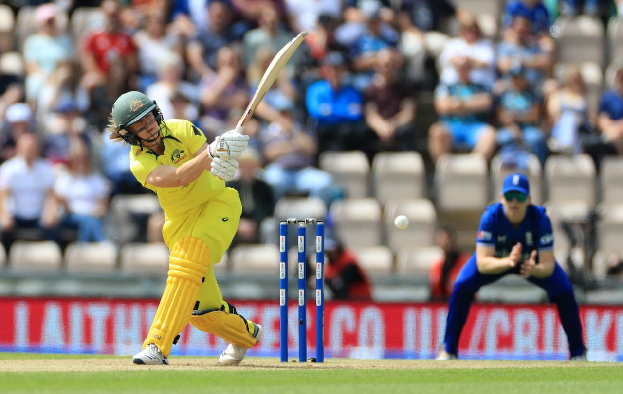 Ellyse Perry isn't all comfortable while whipping the ball away, England vs Australia, Women's Ashes, 2nd ODI, Southampton, July 16, 2023