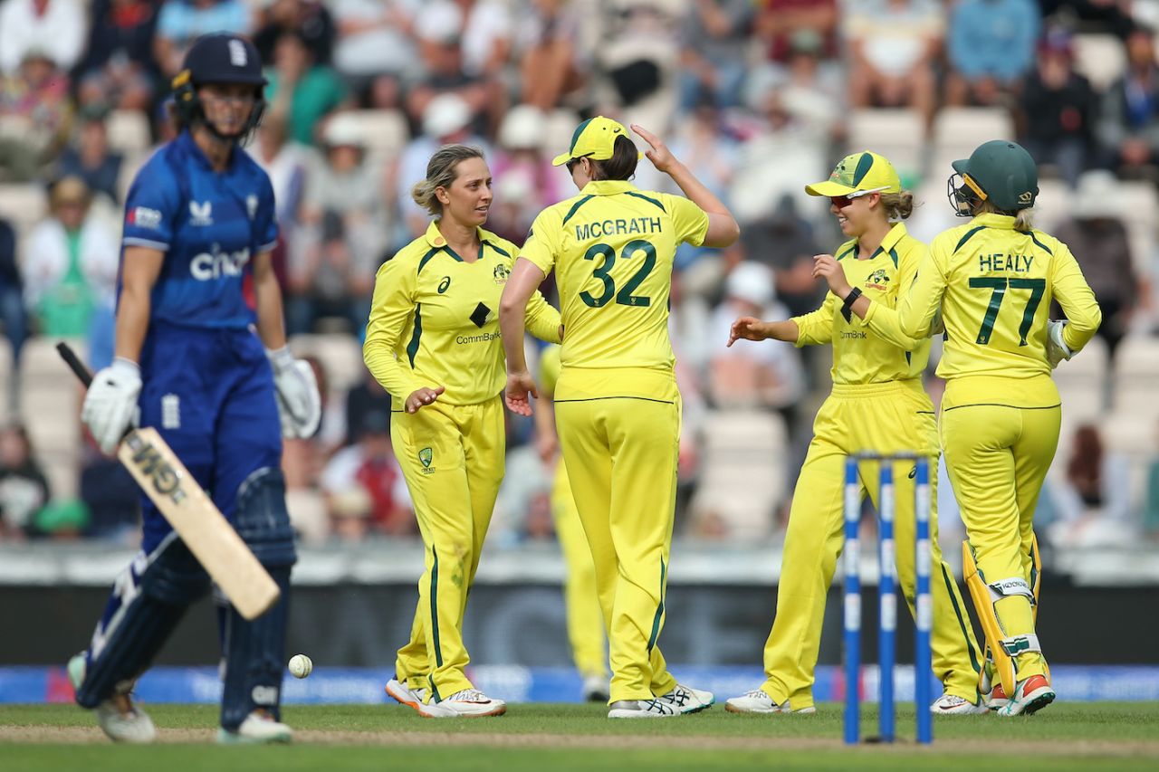 Ashleigh Gardner broke a 57-run stand on her return, England vs Australia, Women's Ashes, 2nd ODI, Southampton, July 16, 2023