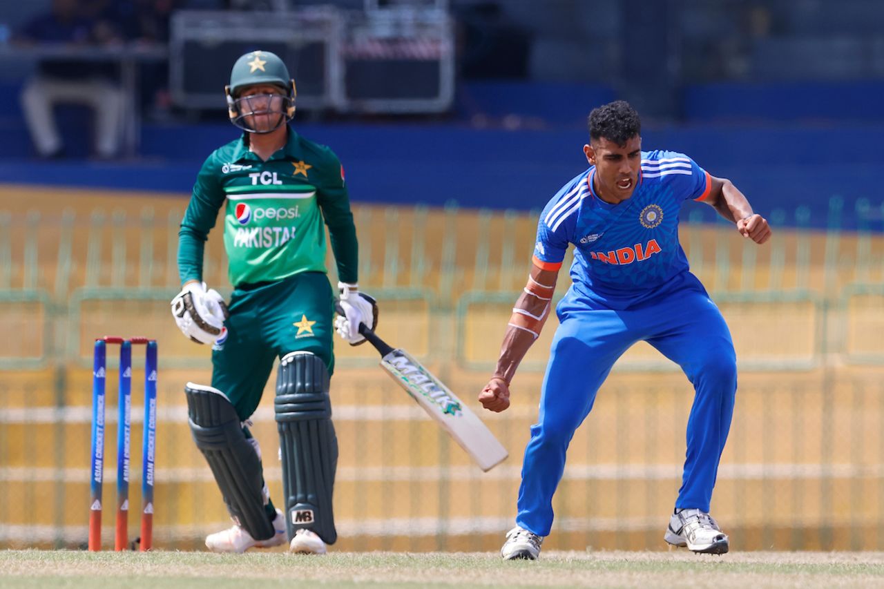 Rajvardhan Hangargekar sent back Saim Ayub and Omar Yousuf for ducks off back-to-back deliveries, India A vs Pakistan A, ACC Emerging Men's Cup, Colombo, July 19, 2023