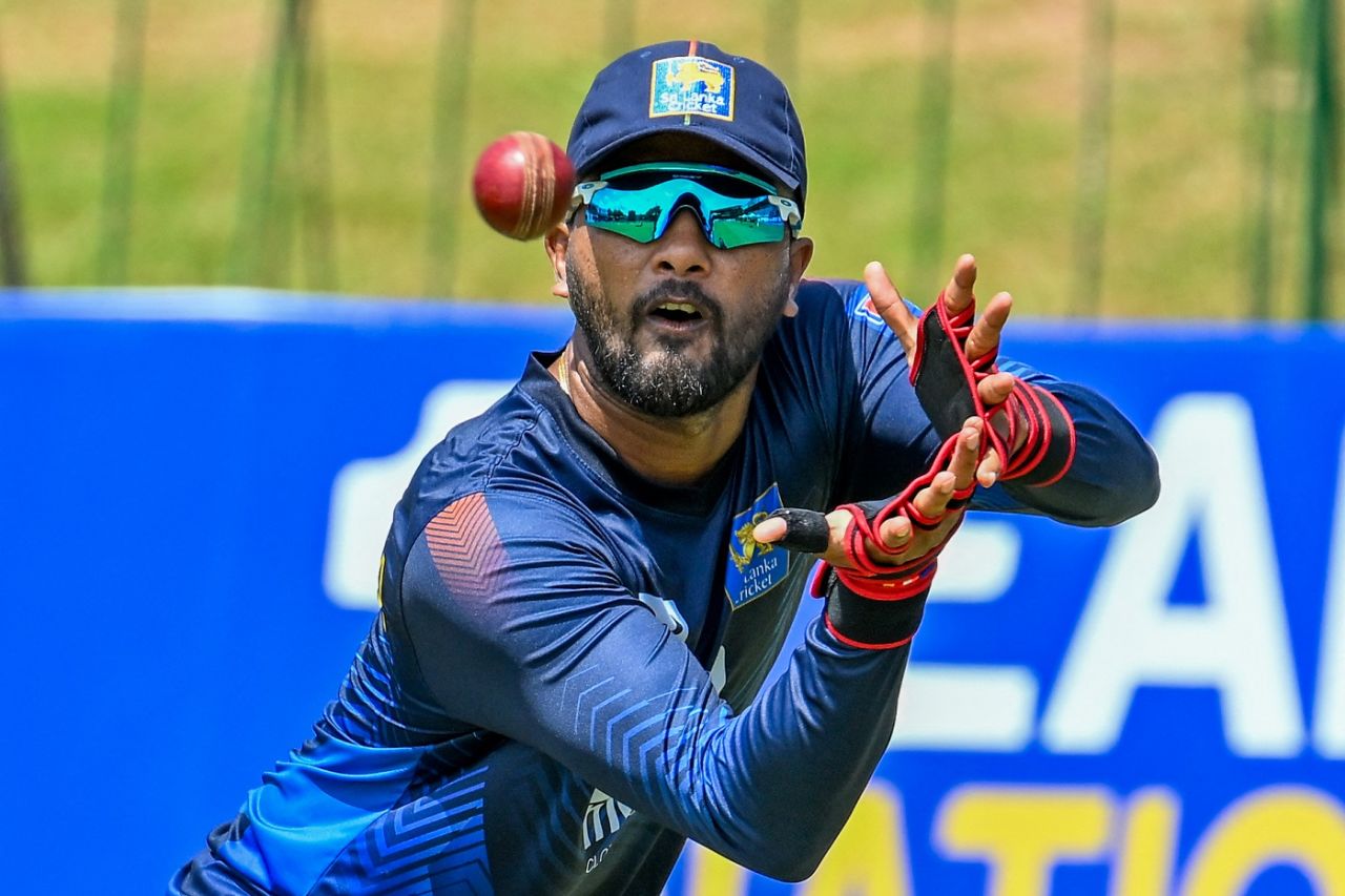 Dinesh Chandimal during a catching session, Sri Lanka vs Pakistan, Colombo, July 23, 2023