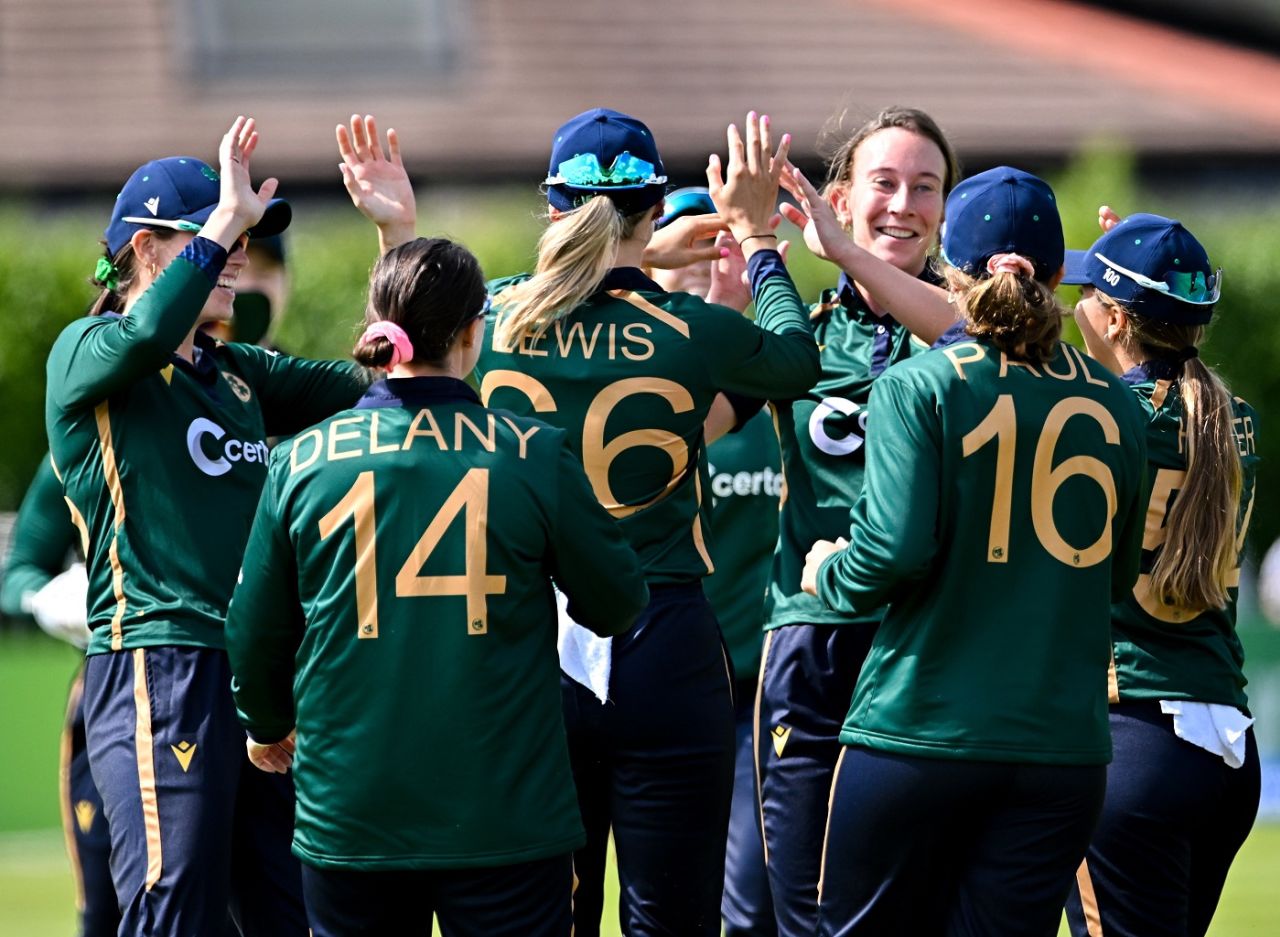 Ireland celebrate after Orla Prendergast dismissed Phoebe Litchfield, Ireland vs Australia, 2nd ODI, Dublin, July 25, 2023