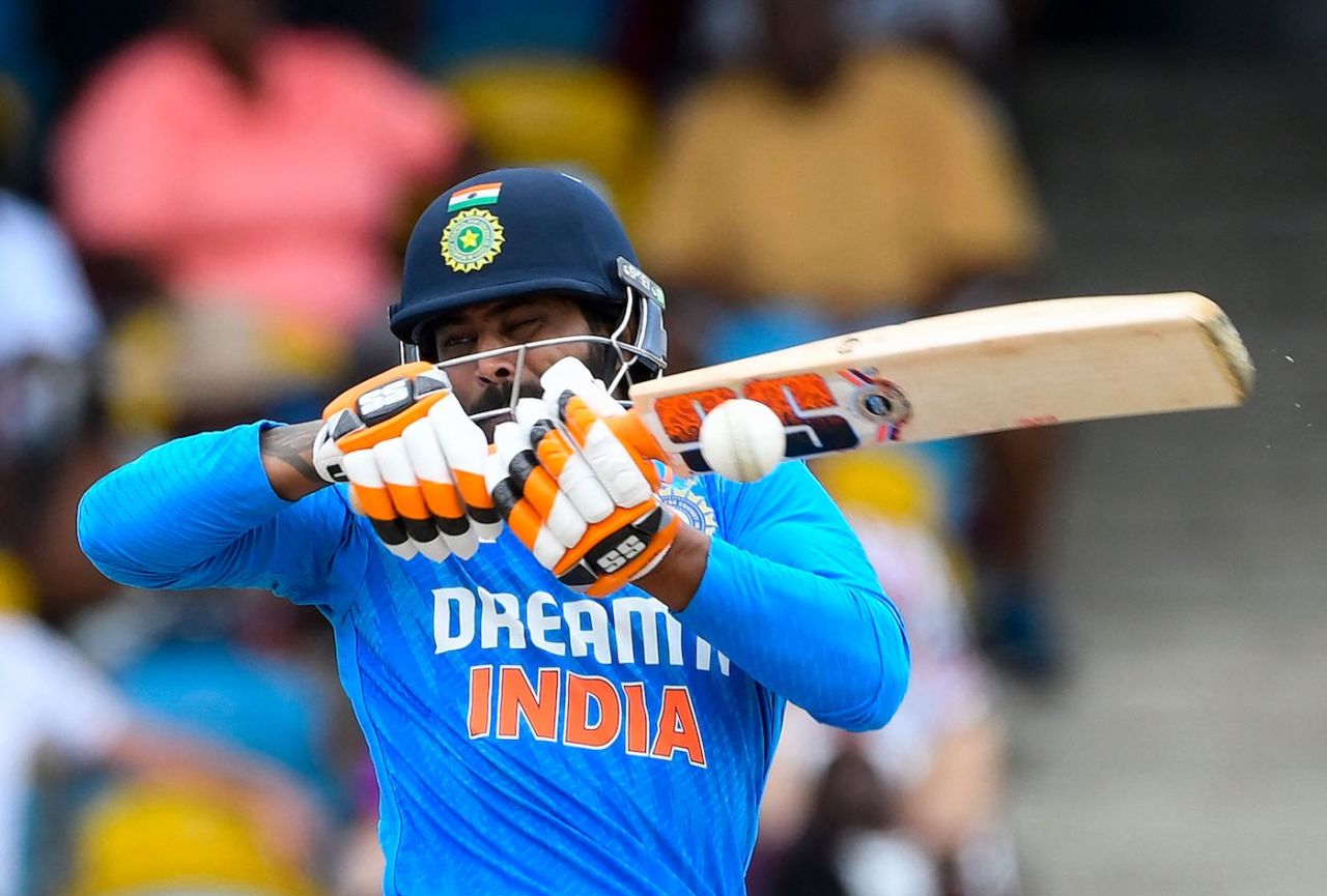 Ravindra Jadeja gets into a bad position as he tries to pull Romario Shepherd, West Indies vs India, 2nd men's ODI, Bridgetown, July 29, 2023