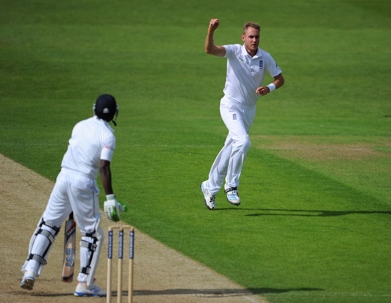 Stuart Broad gets the wicket of Shaminda Eranga, England v Sri Lanka, 2nd Investec Test, Headingley, 1st day, June 20, 2014