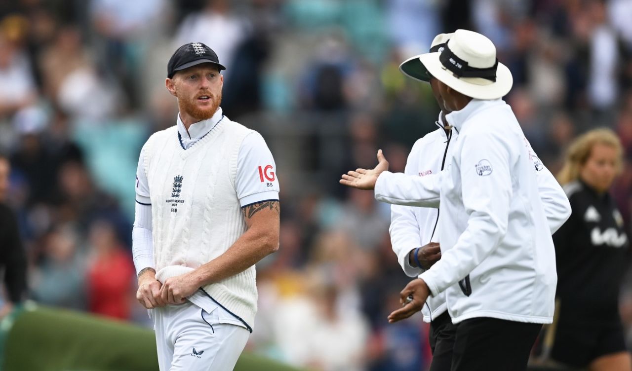 Ben Stokes discusses the lost review with the umpires, England vs Australia, 5th men's Ashes Test, The Oval, 5th day, July 31, 2023