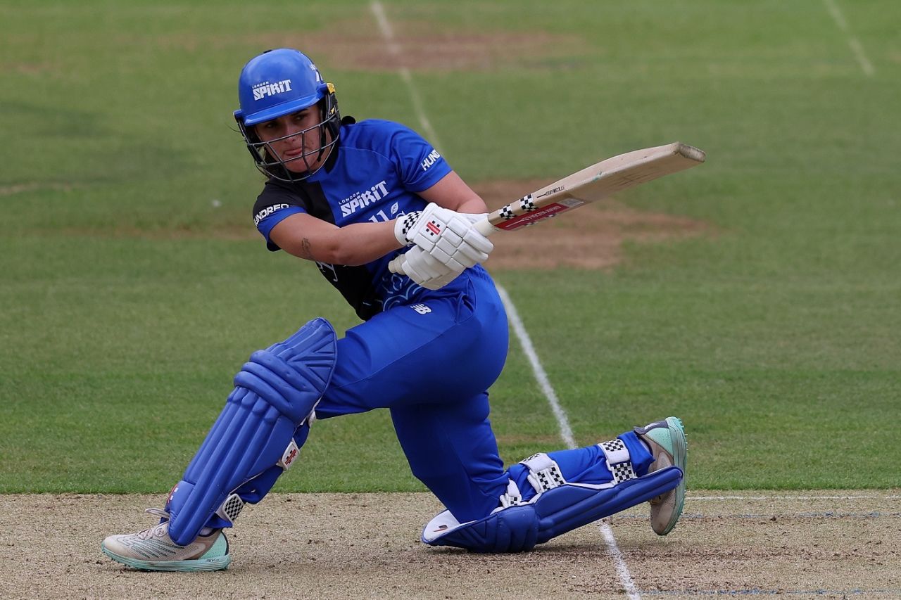 Amelia Kerr brings out the sweep, London Spirit vs Trent Rockets, Women's Hundred, Lord's, August 12, 2023