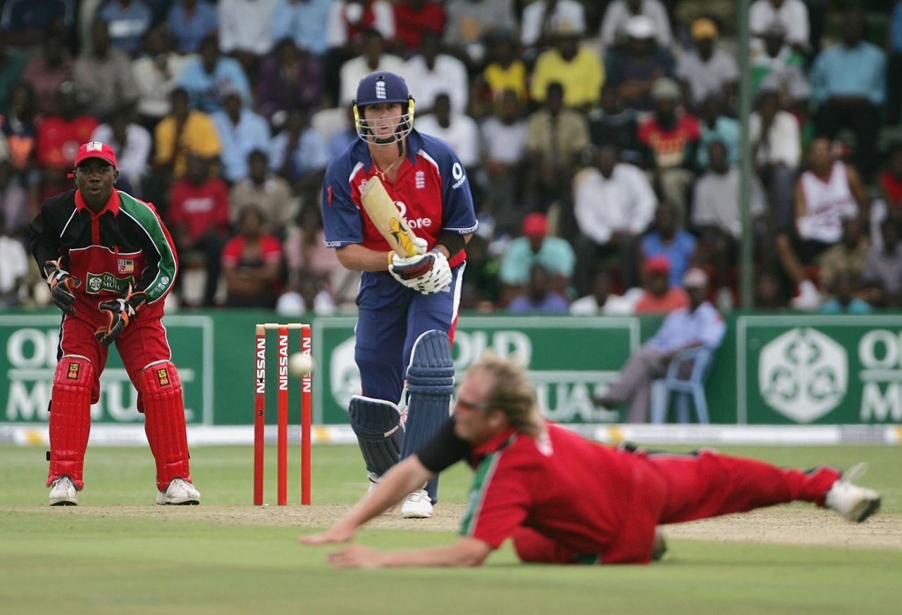 Kevin Pietersen hitting out for England against Zimbabwe, 2nd ODI, Harare, December 1 2004