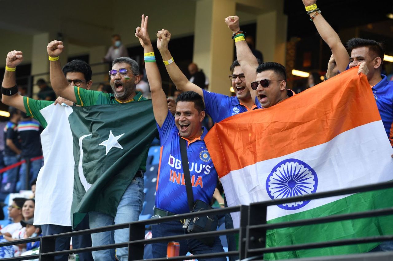 Pakistan and India cricket fans cheer for their teams, Dubai, October 24, 2021