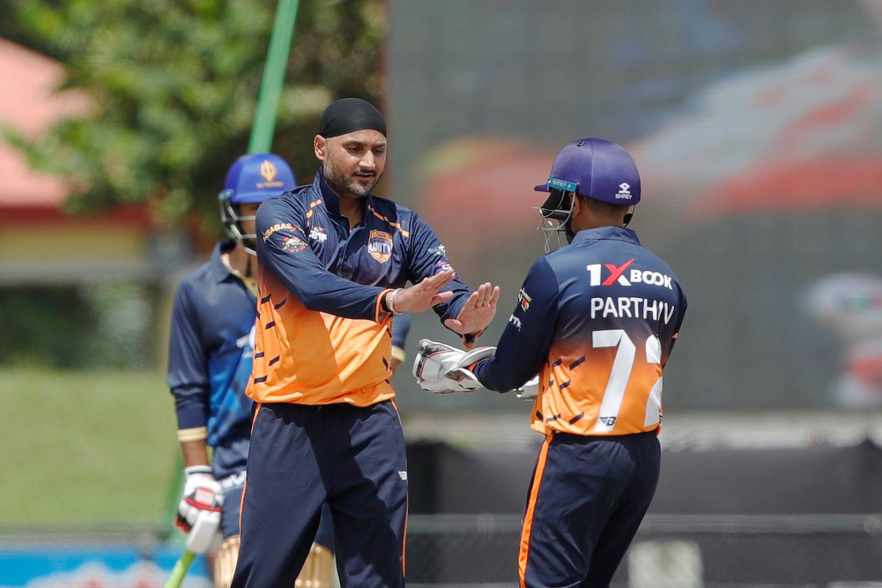 Parthiv Patel congratulates Harbhajan Singh for dismissing Jesse Ryder, New Jersey Triton's vs Morrisville Unity, Lauderhill, US Masters T10, August 19, 2023
