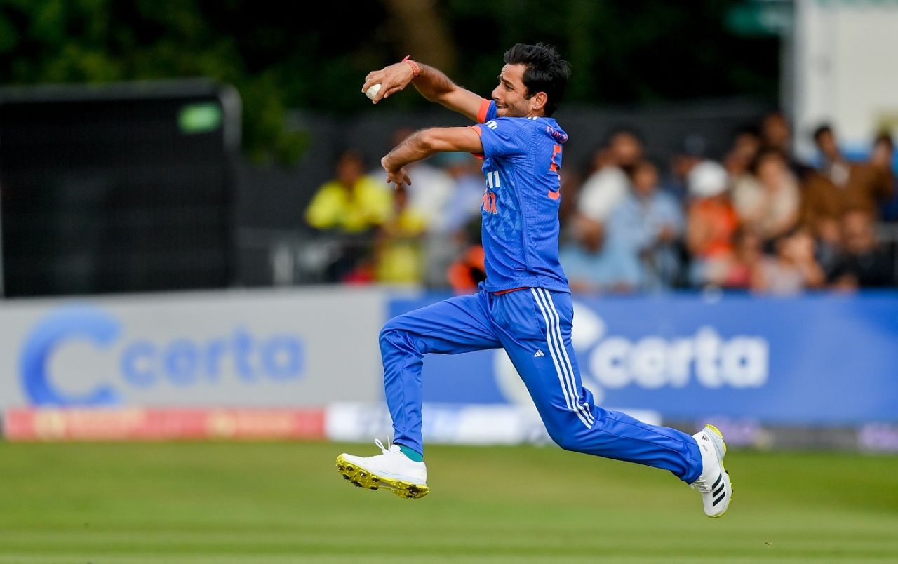 Ravi Bishnoi in his delivery stride, Ireland vs India, 2nd T20I, Malahide, Dublin, August 20, 2023