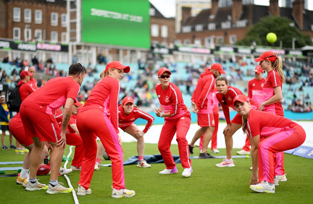 Alex Hartley gets involved in the Welsh Fire warm-ups, Northern Superchargers vs Welsh Fire, Women's Hundred eliminator, The Oval, August 26, 2023
