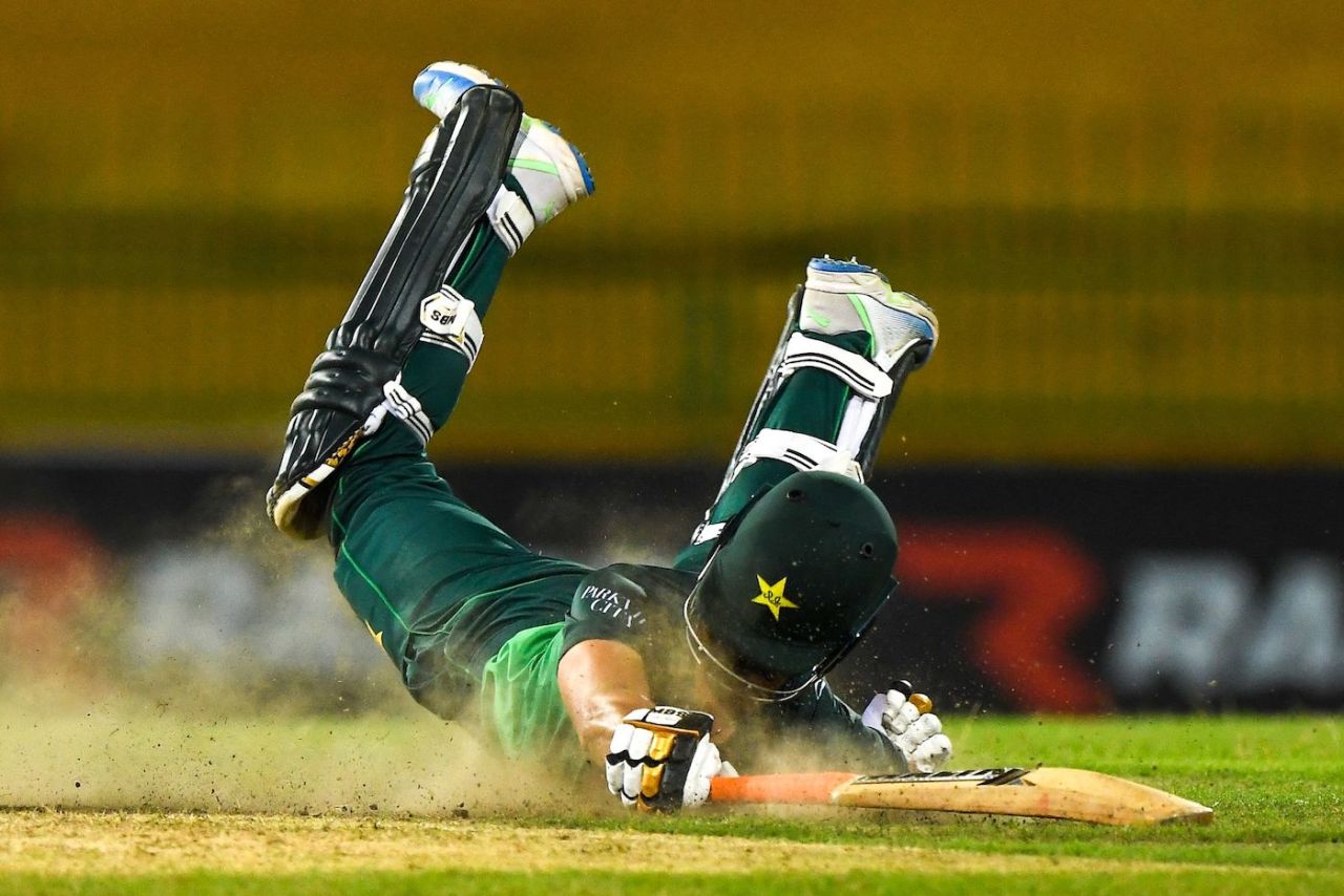 Agha Salman commits fully to the dive, Afghanistan vs Pakistan, 3rd ODI, Colombo, August 26, 2023