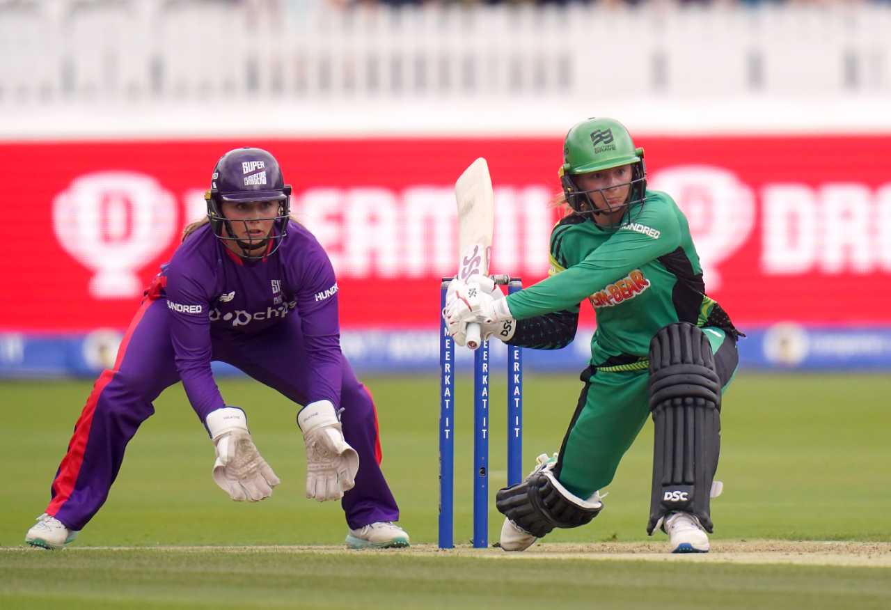 Danni Wyatt sweeps as Bess Heath looks on, Southern Brave vs Northern Superchargers, Women's Hundred final, Lord's, August 27, 2023