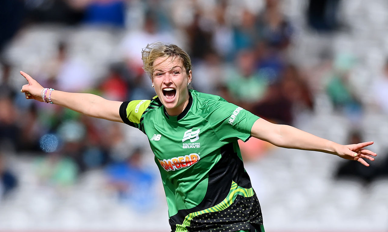 Lauren Bell appeals for a wicket off her first ball, Southern Brave vs Northern Superchargers, Women's Hundred final, Lord's, August 27, 2023
