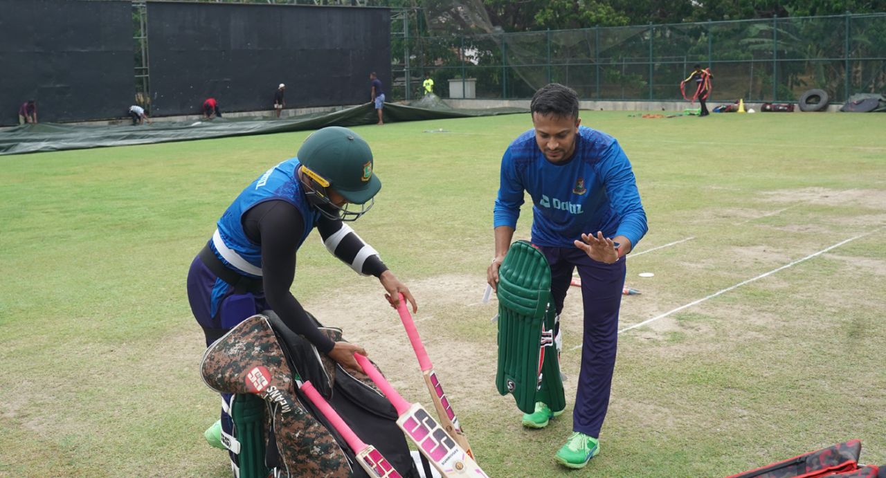 Shakib Al Hasan has a chat with Mushfiqur Rahim, August 29, 2023