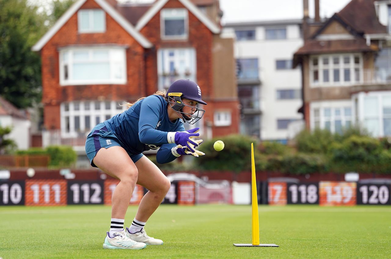 Bess Heath takes part in a wicketkeeping drill, Hove, August 30, 2023