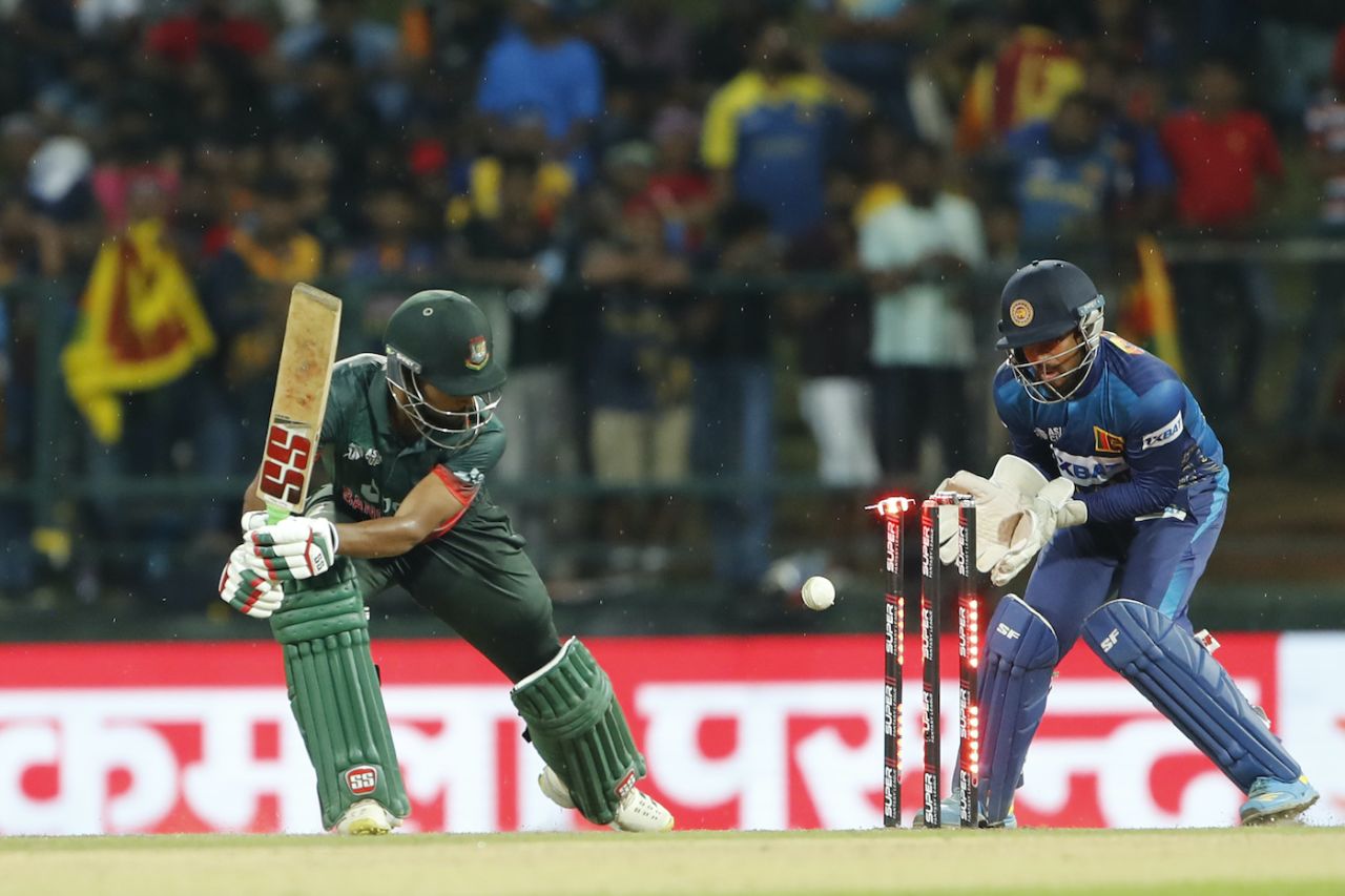 Kusal Mendis watches Najmul Hossain Shanto get knocked over for 89, Sri Lanka vs Bangladesh, Asia Cup, Pallekele, August 31, 2023