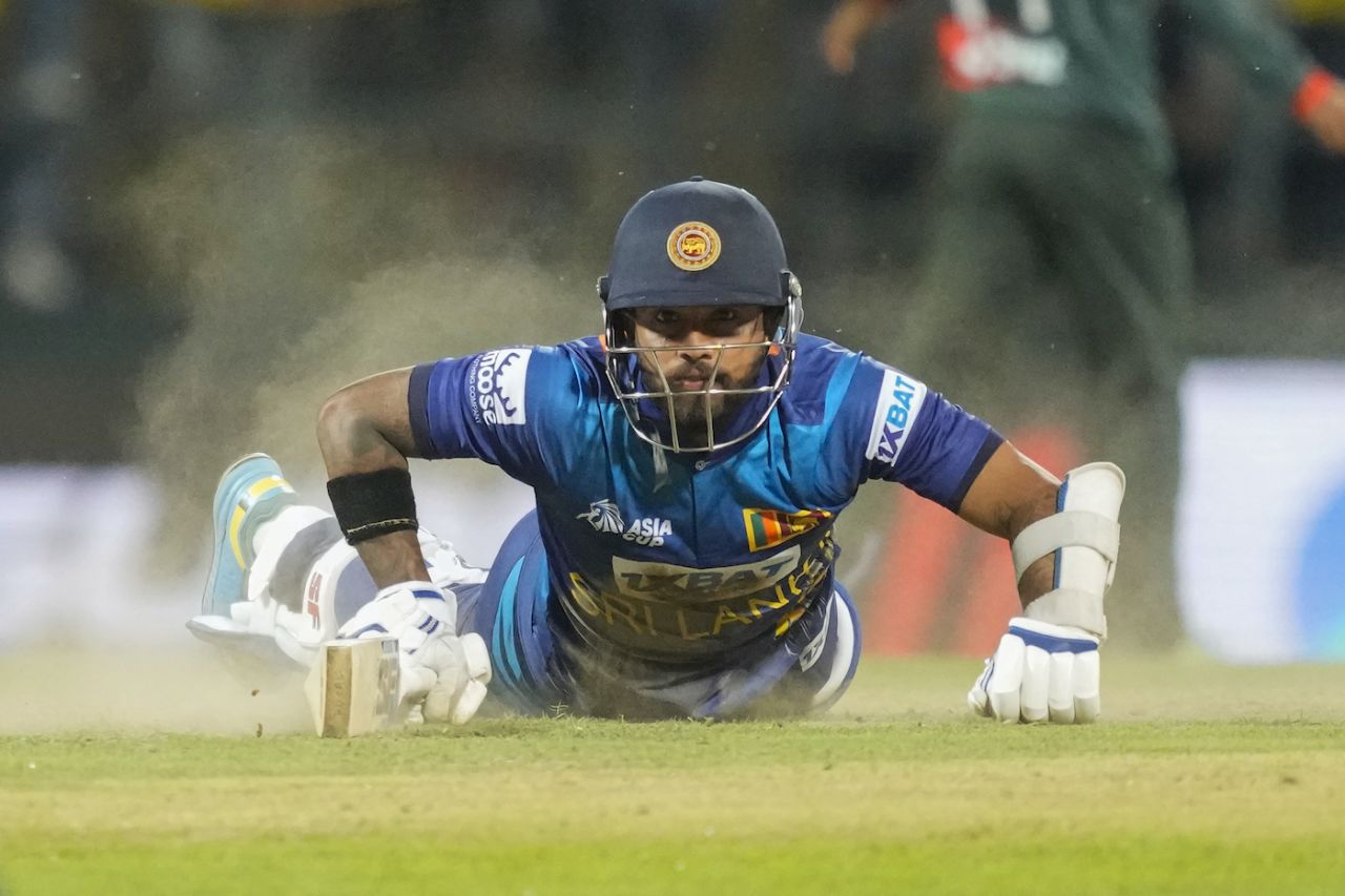 Kusal Mendis dives in to make his ground, Sri Lanka vs Bangladesh, Asia Cup, Pallekele, August 31, 2023