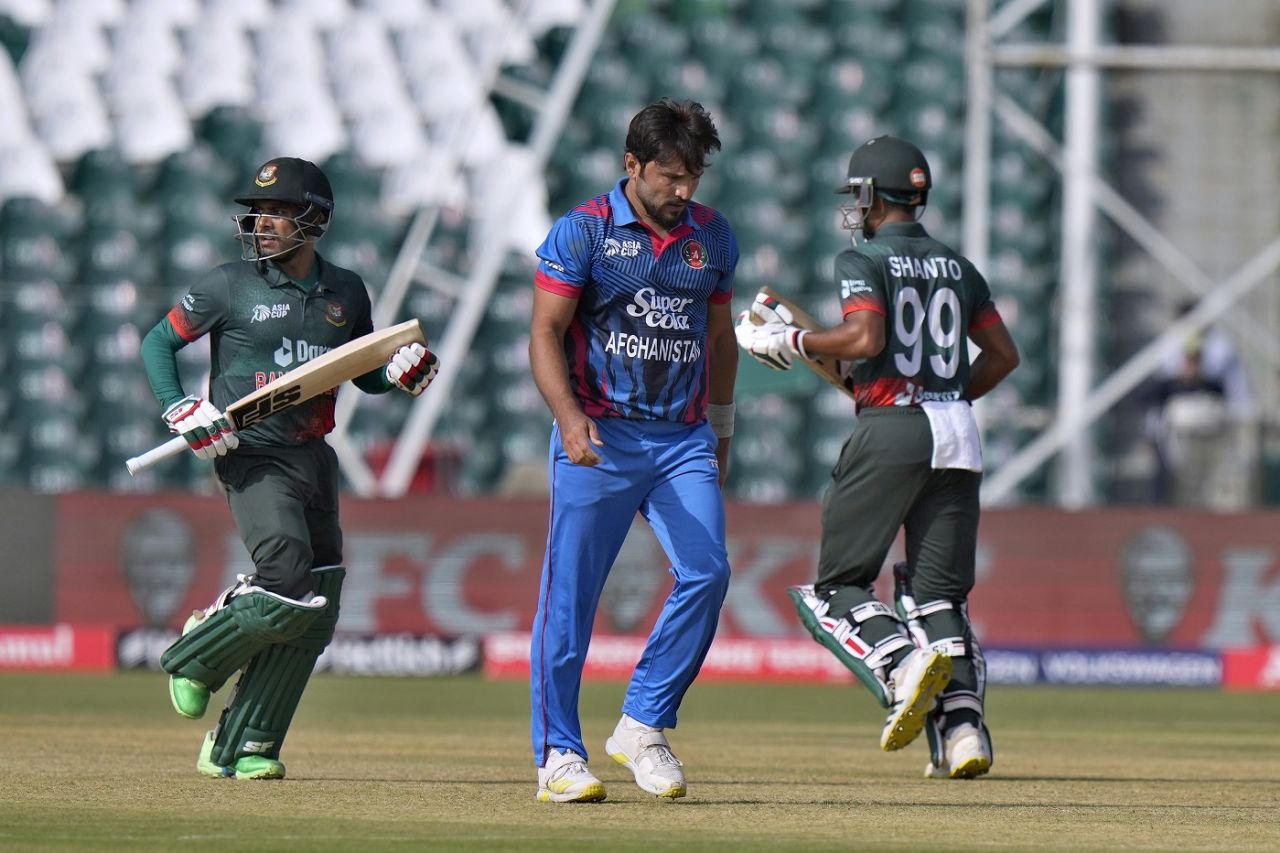 Gulbadin Naib walks back to his mark against Bangladesh, Afghanistan vs Bangladesh, Group B, Asia Cup, Lahore, September 3, 2023