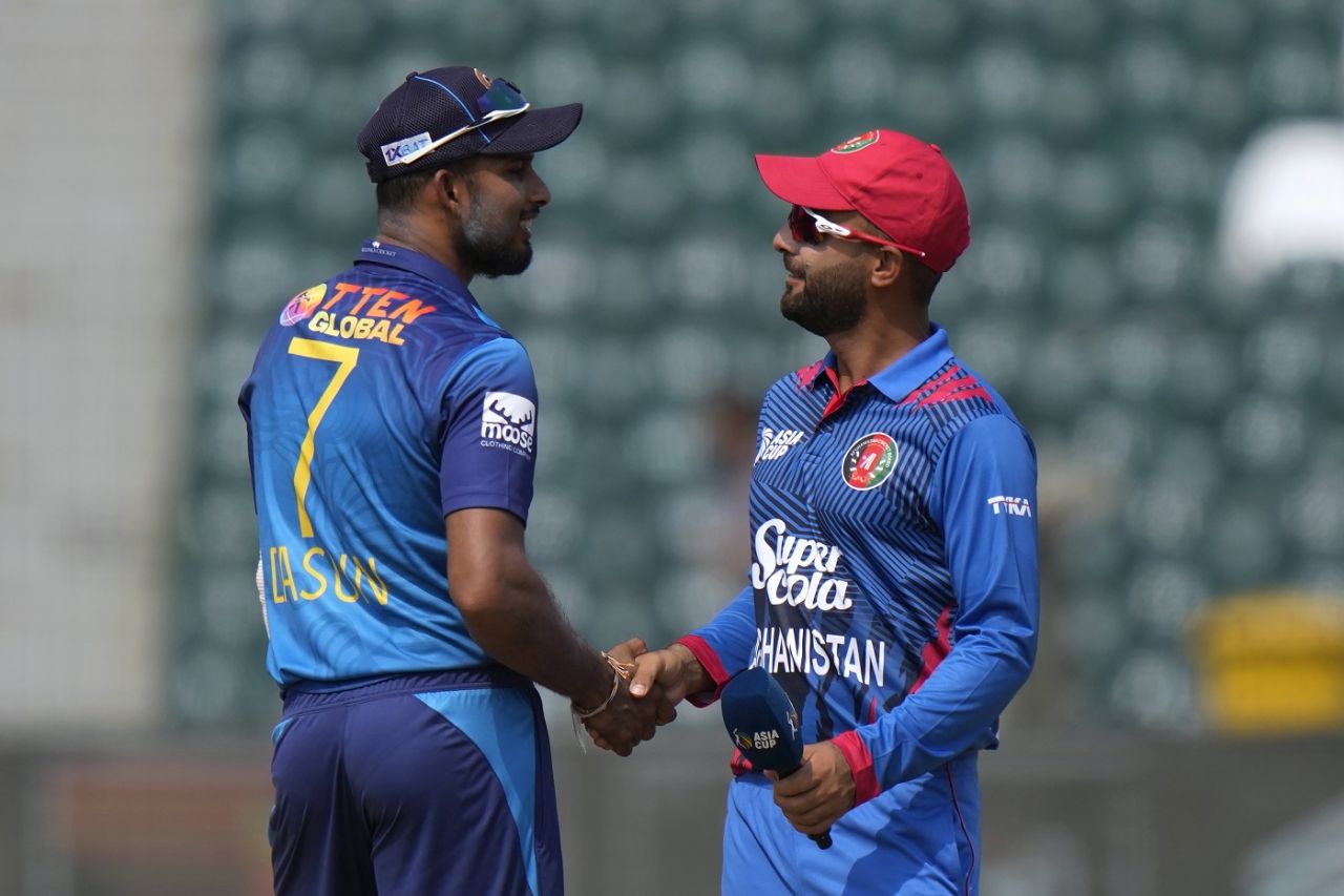 Dasun Shanaka and Hashmatullah Shahidi at the toss, Afghanistan vs Sri Lanka, Asia Cup, Lahore, September 5, 2023