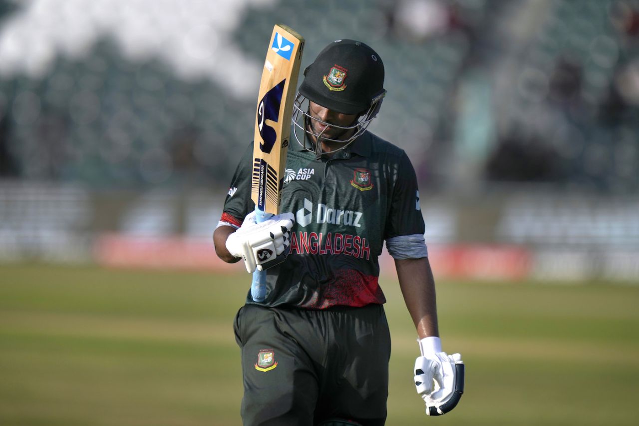 Shakib Al Hasan top edging a pull to get dismissed led to some bat inspection, Pakistan vs Bangladesh, Asia Cup, Super Fours, Lahore, September 6, 2023